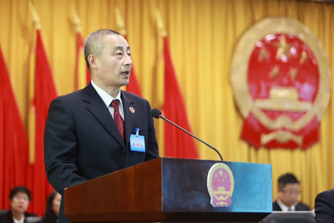 望花区人民检察院2025年工作报告获全票通过